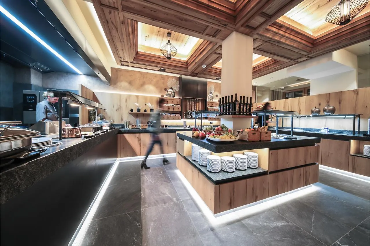 Hotel Tirol Ischgl
