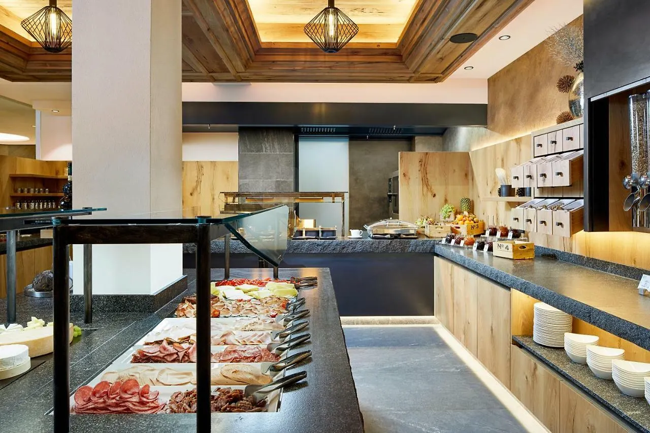 Hotel Tirol Ischgl