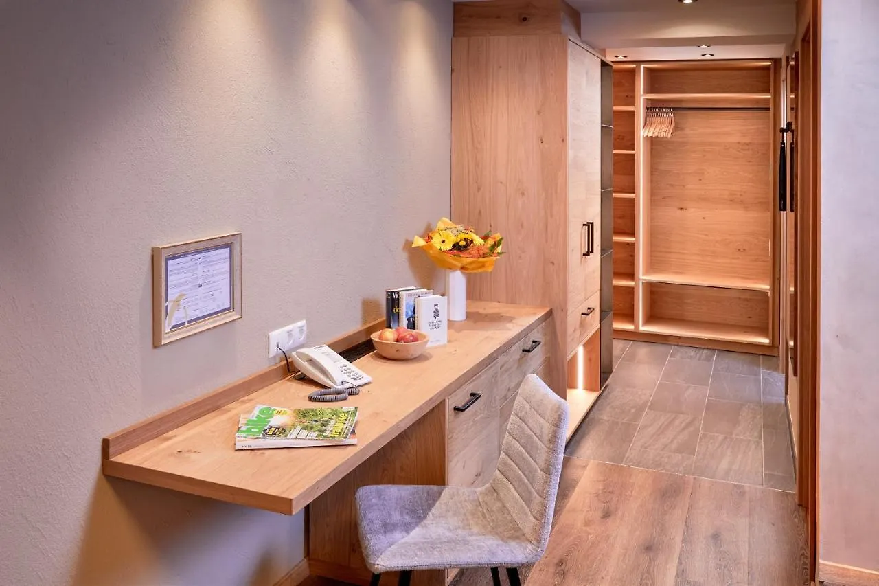 Hotel Tirol Ischgl 4*,  Austria