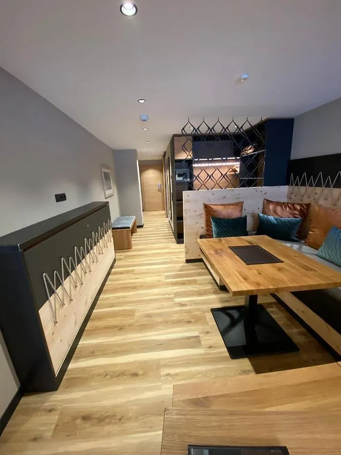 Hotel Tirol Ischgl 4*,  Österreich