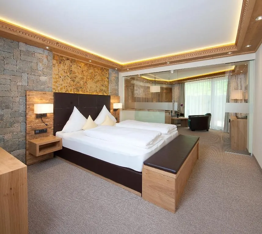 Hotel Tirol Ischgl 4*,  Austria